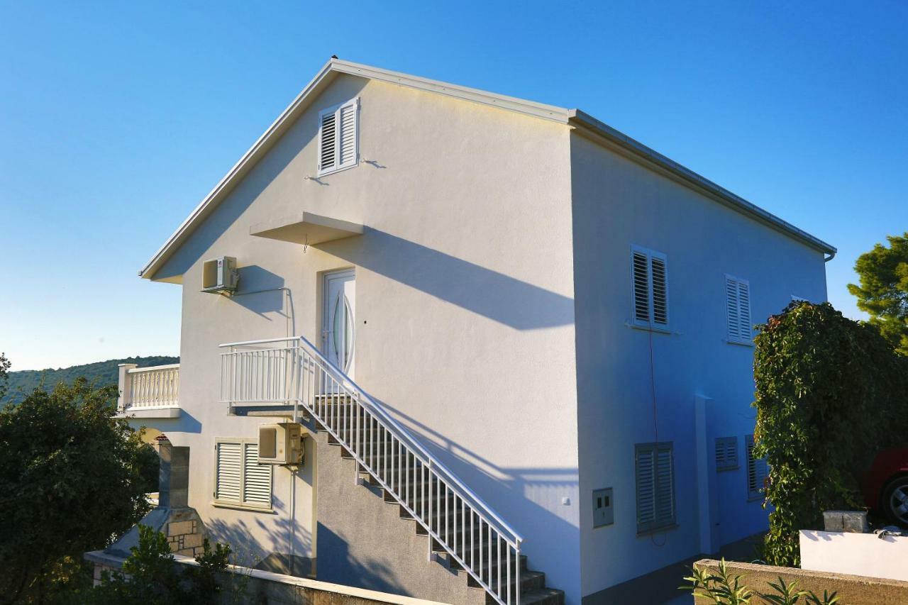 Apartments Tonia Br. 1 Zavalatica Bagian luar foto