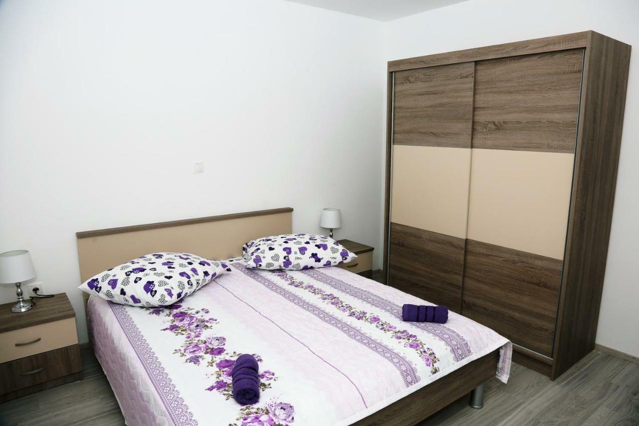 Apartments Tonia Br. 1 Zavalatica Bagian luar foto