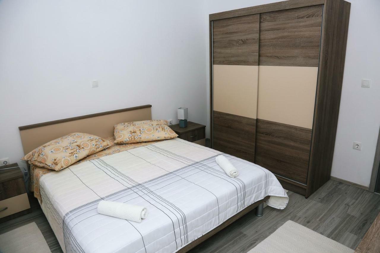 Apartments Tonia Br. 1 Zavalatica Bagian luar foto