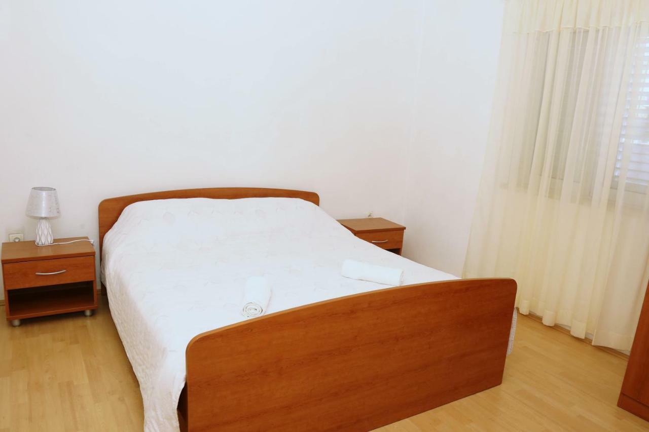 Apartments Tonia Br. 1 Zavalatica Bagian luar foto